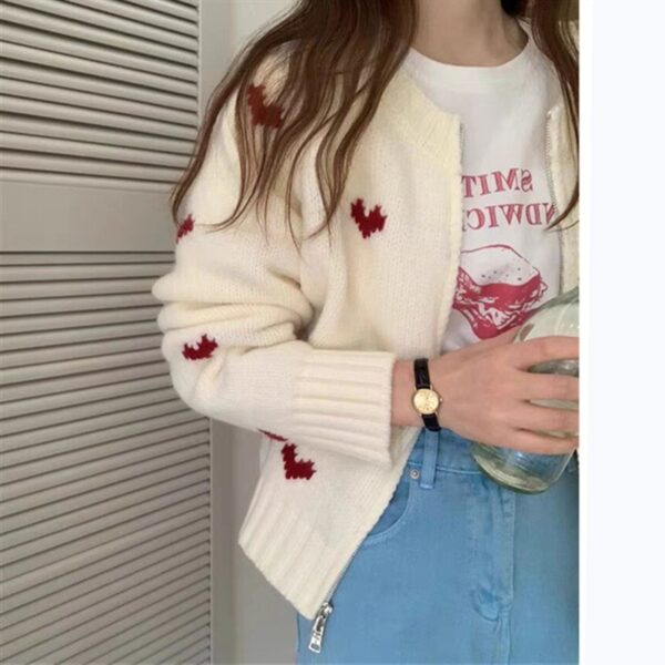 High-grade Heart-shaped Jacquard Knitted Round Neck Cardigan - Image 7